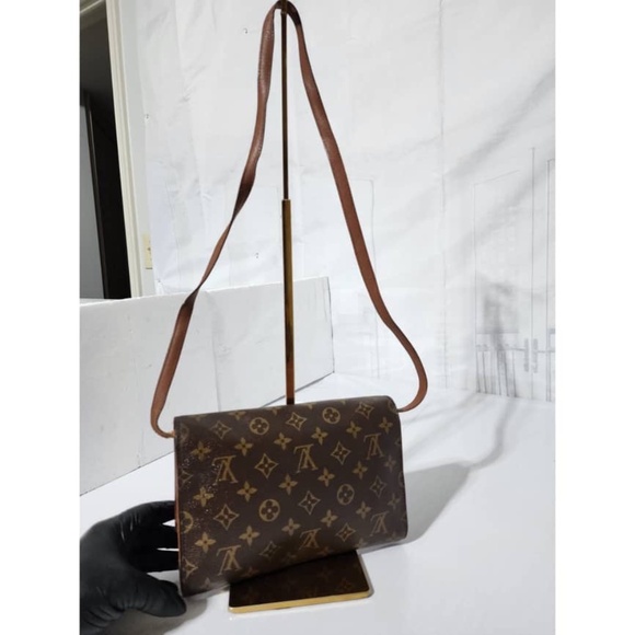 Louis Vuitton 1992 Monogram Bordeaux Crossbody Bag - Picture 4 of 16